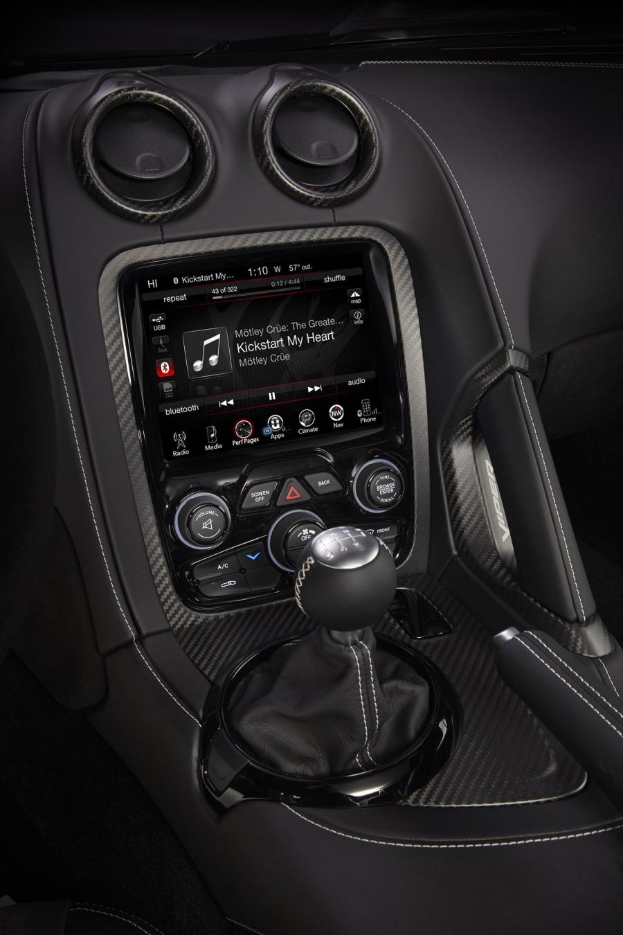 Детали интерьера Dodge Viper ACR (VX) 2015 года  (фото 77 из 91)